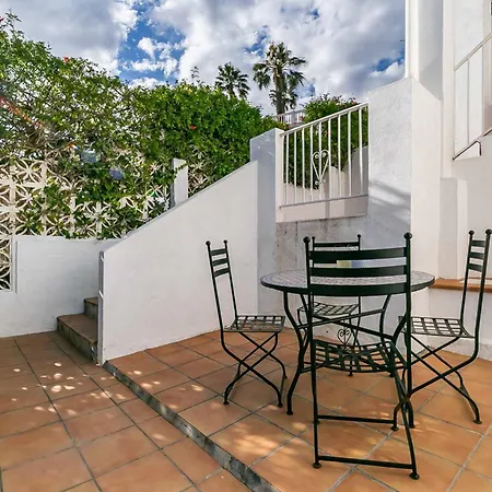 129 - Stunning Townhouse With Private Pool & Views, Apartment *